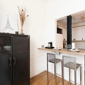 Guestready - Lovely Bright Flat With Private Patio Paris