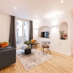 And Renovated Parisian Apartment, 6-7 Guests Paris