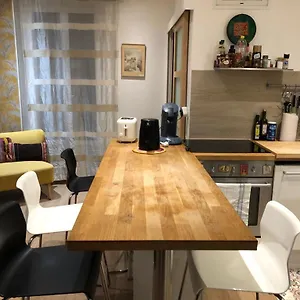  Appartement 47m2 Calme Au Cœur De Parîs